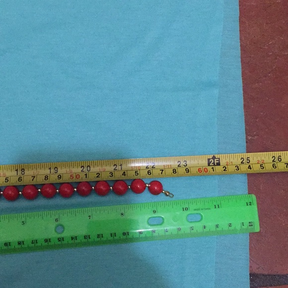 Red necklace - Picture 8 of 9